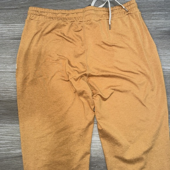VUORI WOMEN'S PERFORMANCE JOGGER Size M Camel - Picture 7 of 8